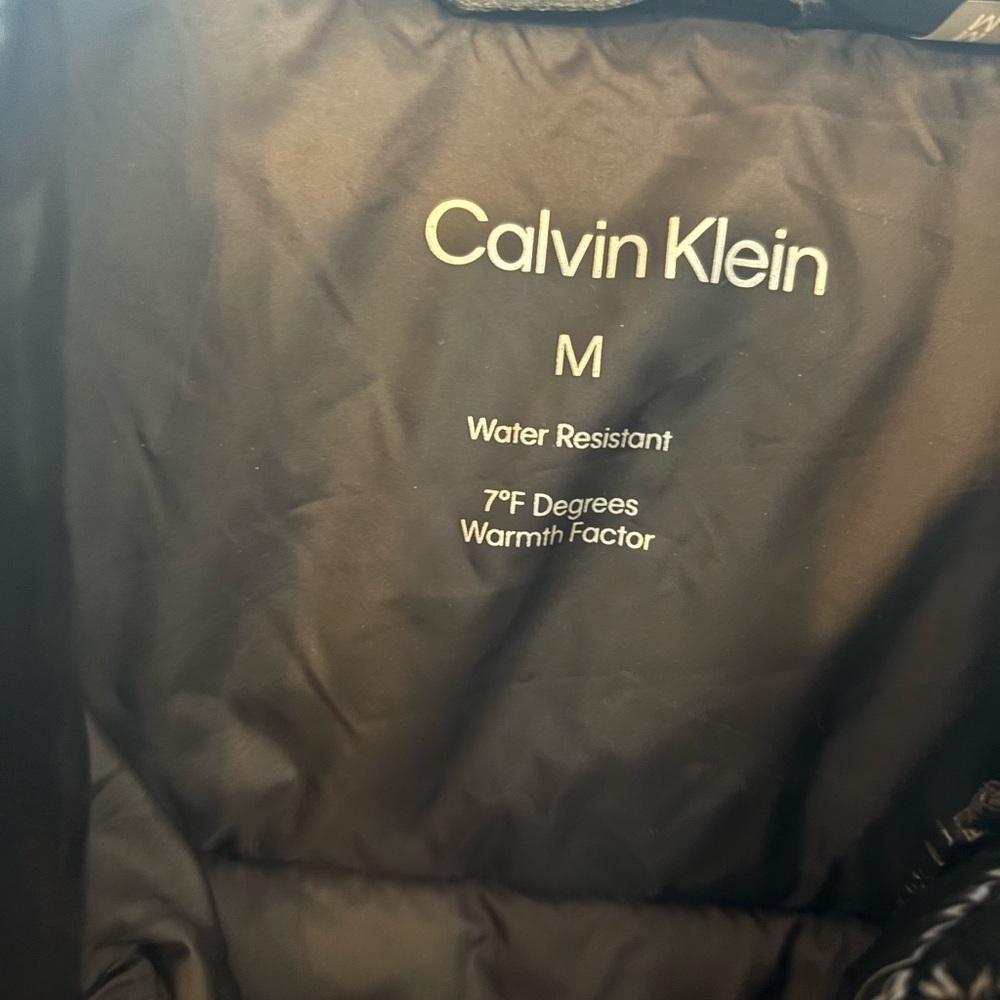 Calvin Klein men’s Shiny Black Puffer Coat with zipper and - size medium - Picture 6 of 10